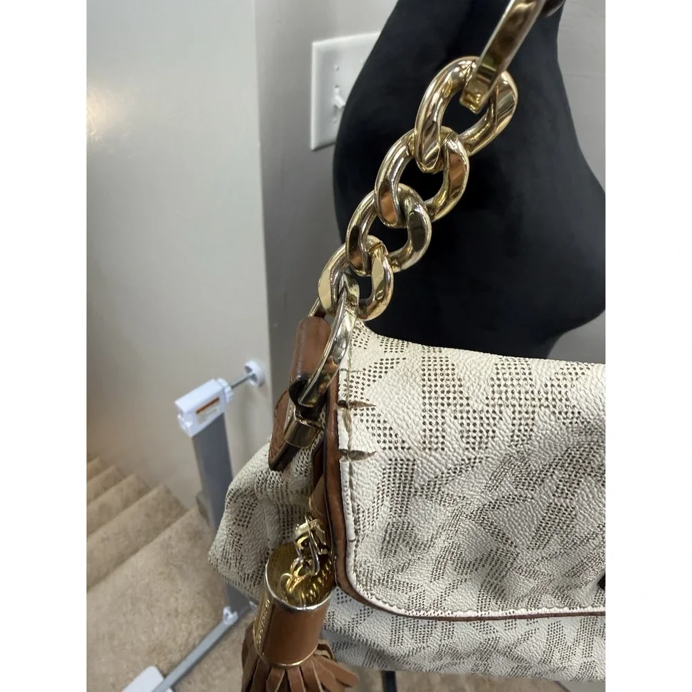 Michael Kors White Jet Set Item Signature Medium Tassel Flip Top Shoulder Bag